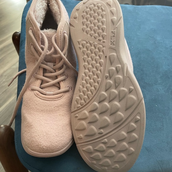 FLX Envision Wool Blend Women's High-Top Shoes
9.5, Cocoa
9.5, Mauve - Picture 4 of 7